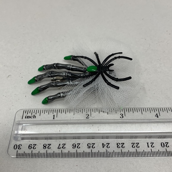 3.5” hair clip creepy hair accessory skeleton hand Day of the Dead new - Picture 13 of 16